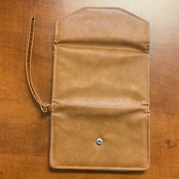 Wristlet/Wallet Bundle - Picture 8 of 12